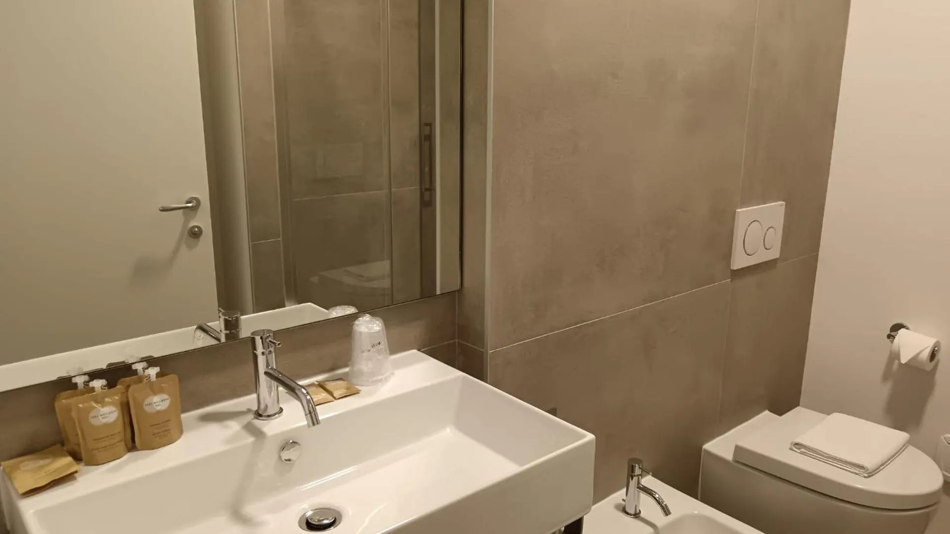 Bertiera Rooms Μπολόνια Πανσιόν